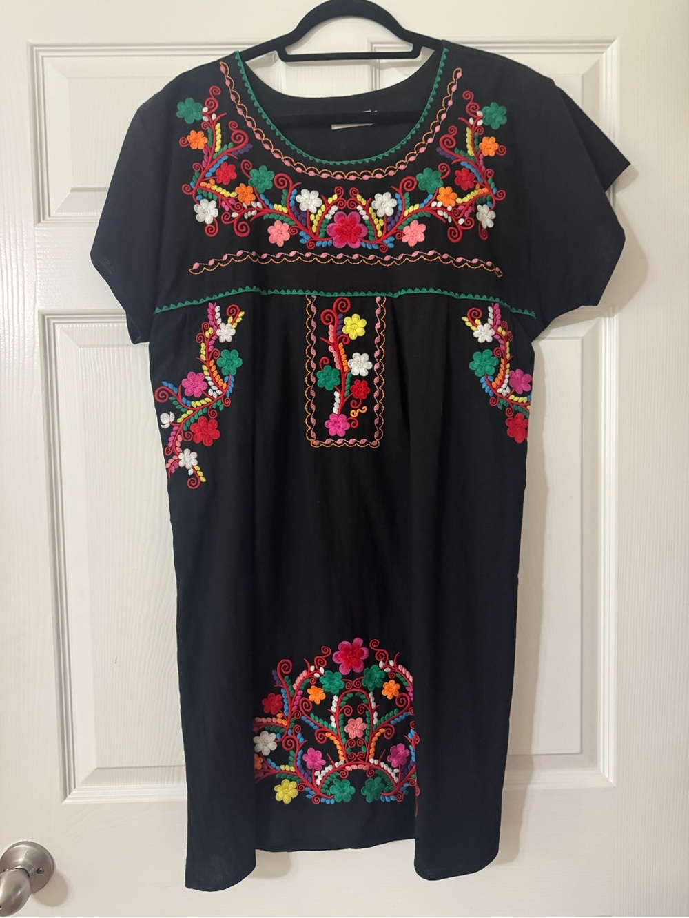 Black Embroidered Floral Shift Dress - Multi Color